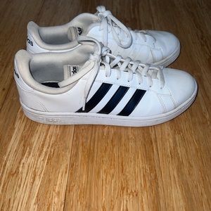 Adidas Sneakers